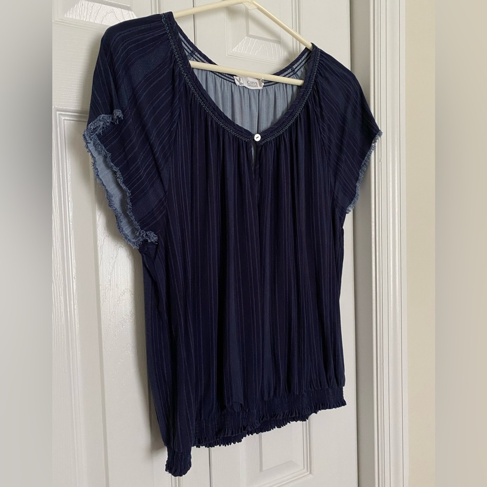Carve Designs navy blouse. *WORN ONCE* small